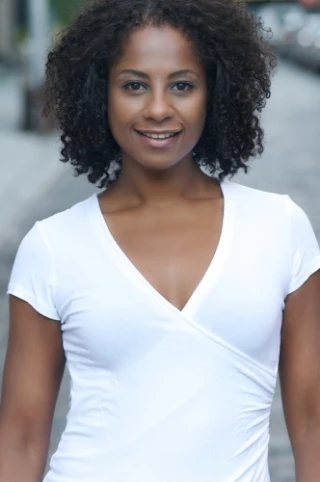 Nicole Lewis
