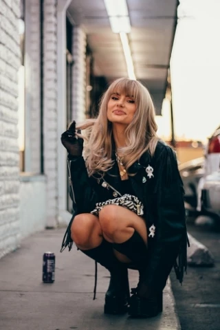 Demi Burnett