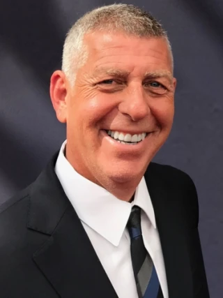 Greg Lipstone