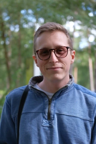 Lucas Warren