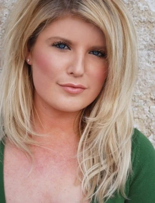 Kira Costello