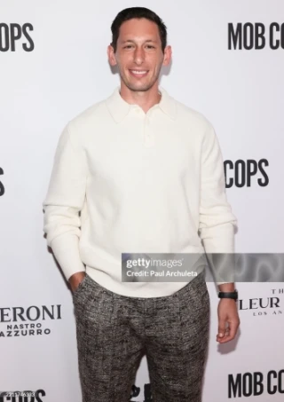 Darren Weiss