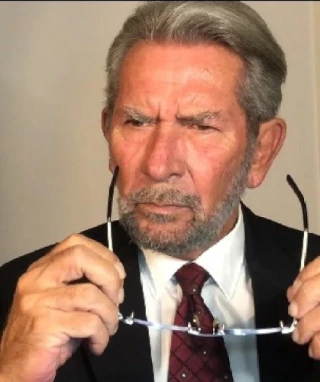 Juergen J. Straub