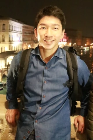 Yoo Si Jung