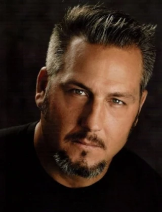 Tom Akos