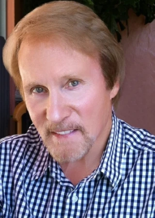 Douglas Curtis