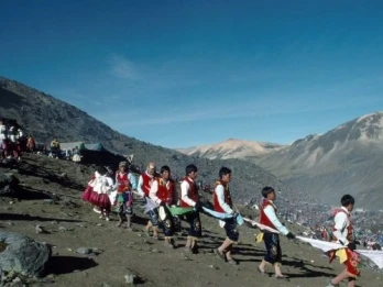 Aliens and Mysterious Mountains