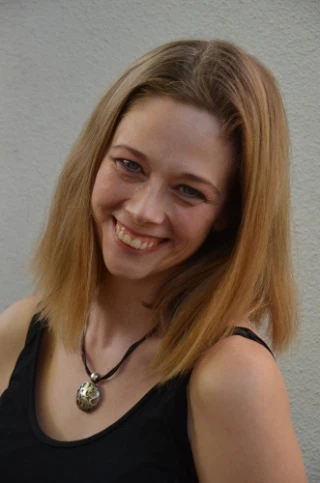 Julia Smuts Louw