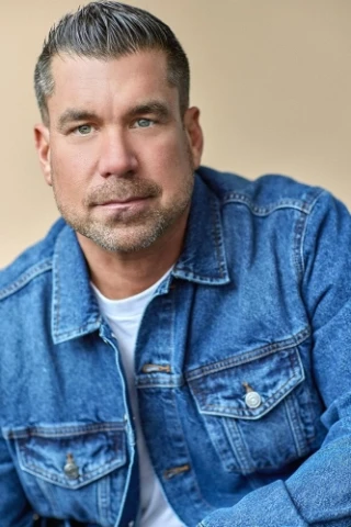 Travis Hipkens