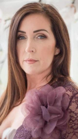 Joanne James