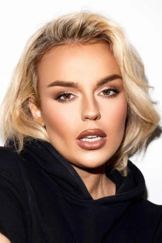 Tallia Storm