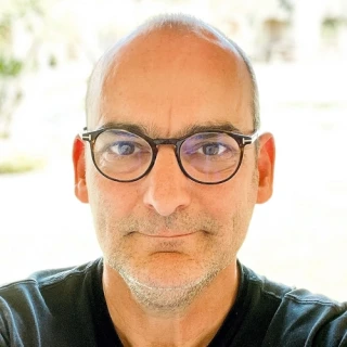 Simon Hilton