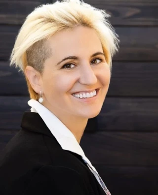 Cristina Dam