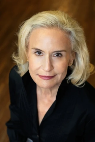 Elizabeth Holder