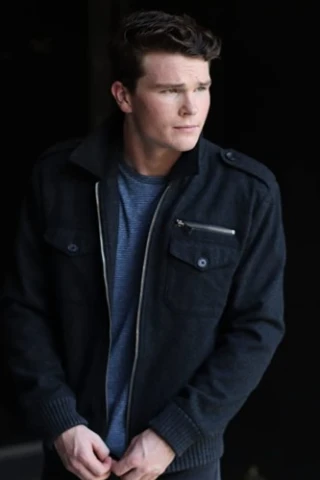 Ezra Sexton