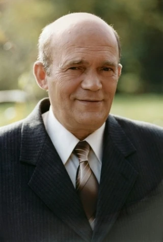 Pawel Nowisz