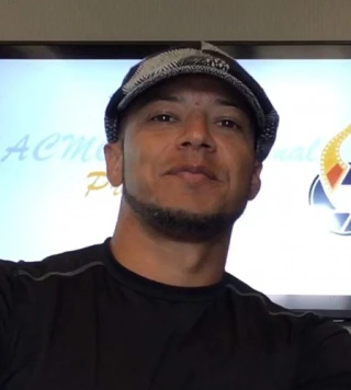 Larry Cruz