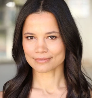 Claire De Boer