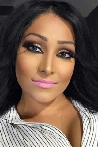 Mandy Leon