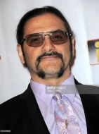 Larry L Andrews