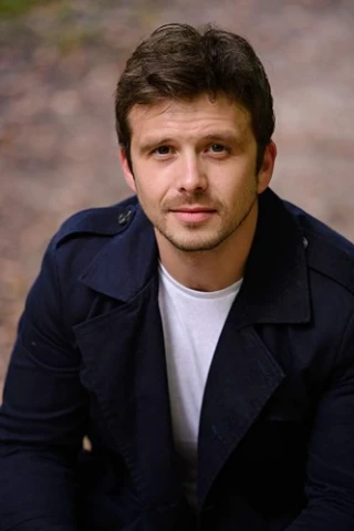 Richard Hills Jr.