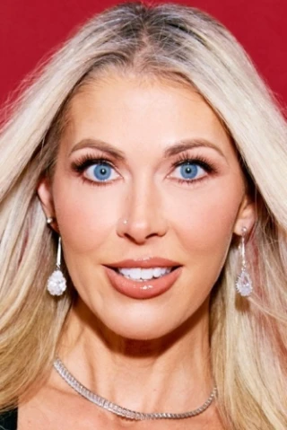 Holly Hotwife