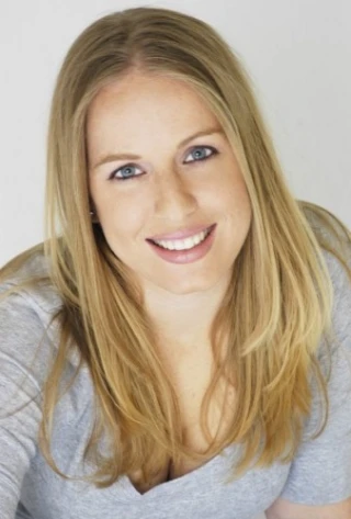 Lindzee Warren