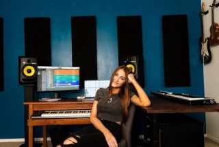 Nomi Abadi