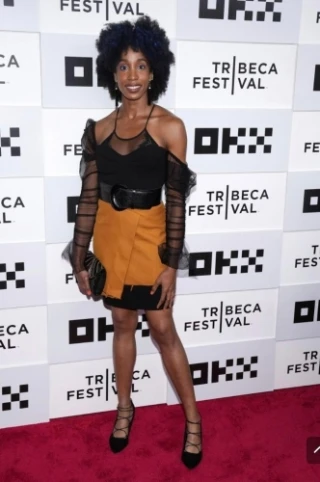 Erica J Green