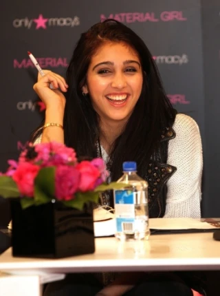 Lourdes Leon