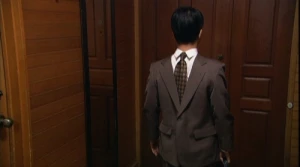 Sebiro-gaeshi (The Backward Suit)