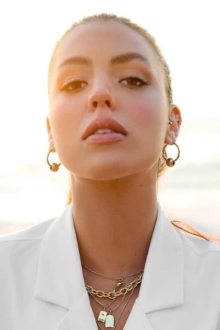Mia Rouba M.Kiss