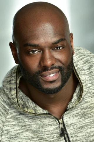 Chris Sakyi