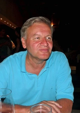 Carlos Davis