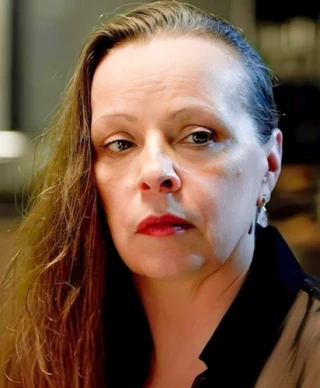 Julie Hoult