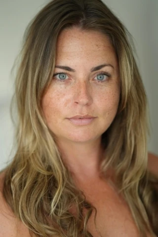 Lindsey K Weller