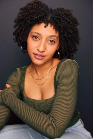 Essence Brown