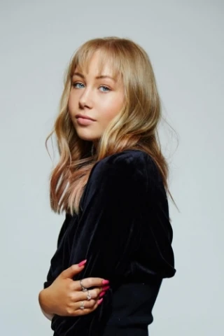 Carys Hakin