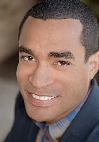 Oscar McFarlane