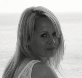 Anouska Taylor