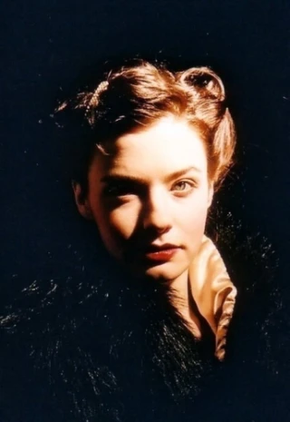 Bronwyn Lee