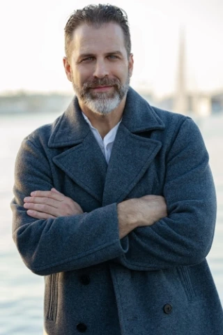 Adam G. Simon