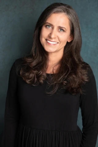 Angela Lentz
