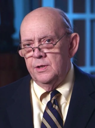 Larry Holcombe