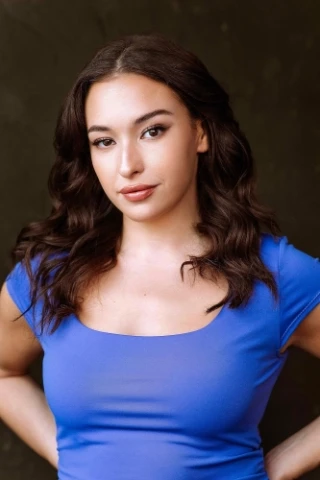 Halle Tator