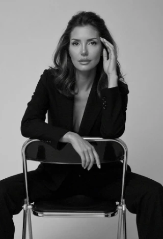 Amanda Cryer