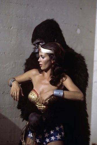 Wonder Woman vs Gargantua