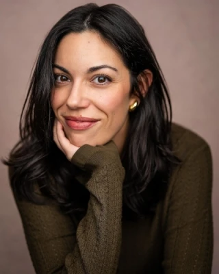 Stephanie Gomes Hogan