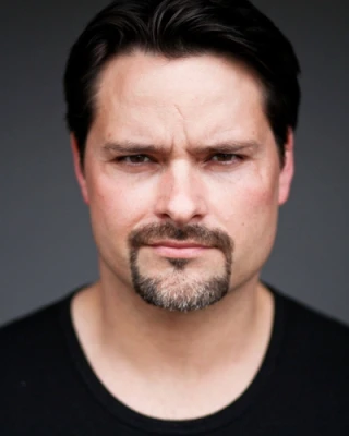 Max White