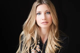 Caroline Curtis
